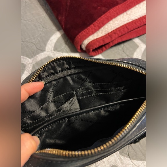 Michael kors crossbody - Picture 7 of 8